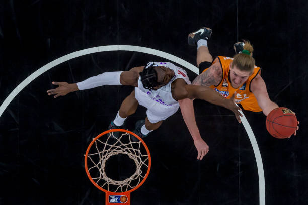 不仅仅是身 不仅仅是身