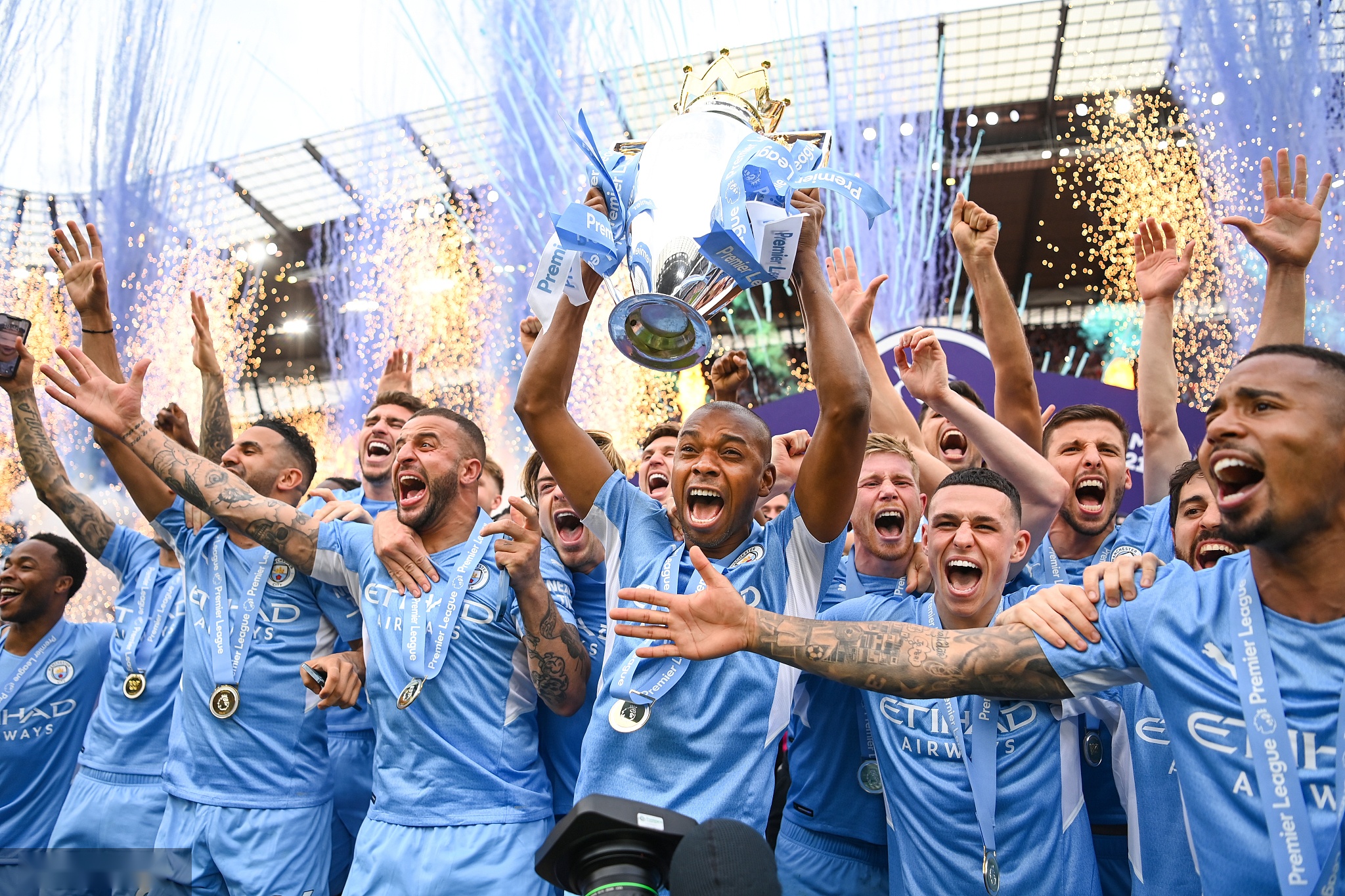 于任何运动 于任何运动