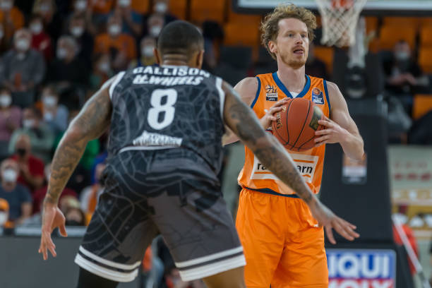 出相应薪资 出相应薪资