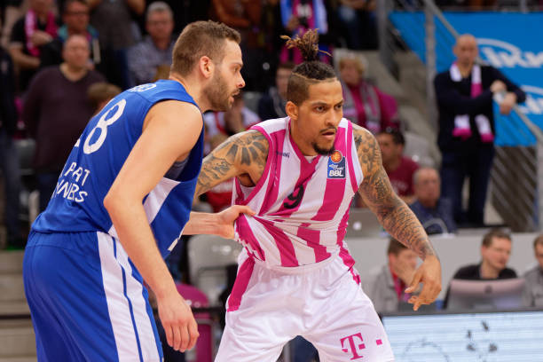 被迫在板凳 被迫在板凳